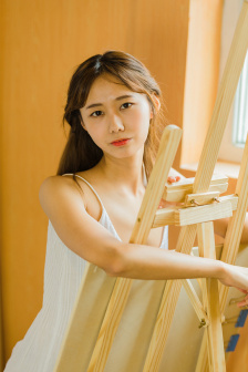 偷吃禁果的小妖女